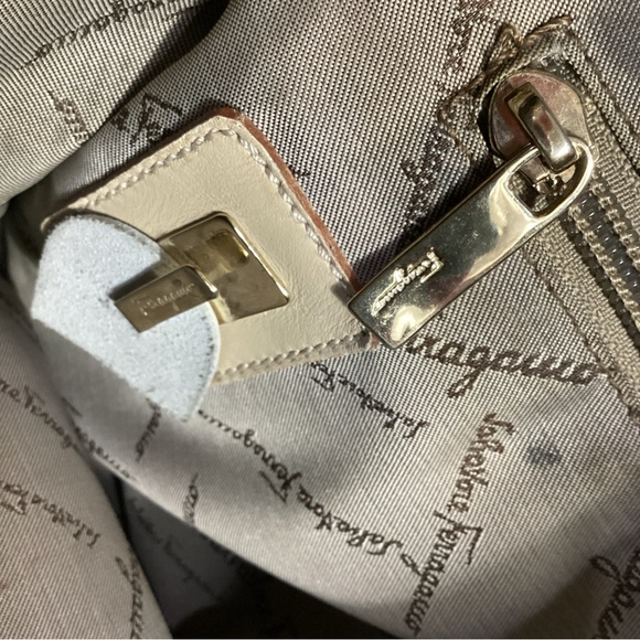 Salvatore Ferragamo Leopard Jungle Safari Tropical Printed Canvas Tote Bag - Picture 11 of 13